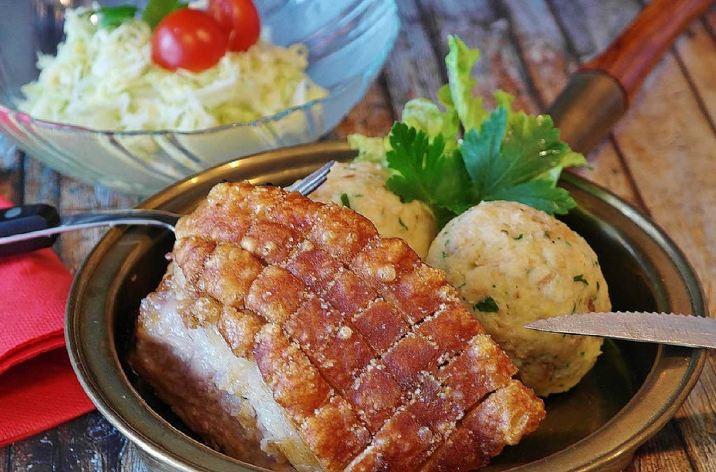 Schweinebraten im Biergarten München Süd