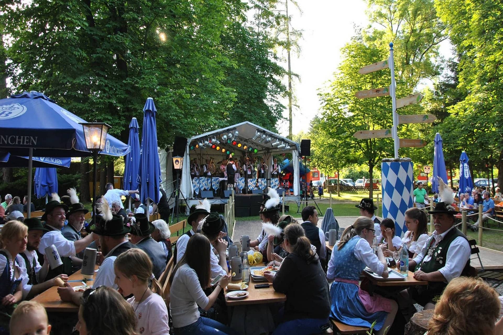 Ausflüge München zum Circus Bavaria beim Buchenhainer Waldfest